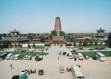法门寺位于陕西省宝鸡市扶风县城北10公里处的法门镇,东距西安市